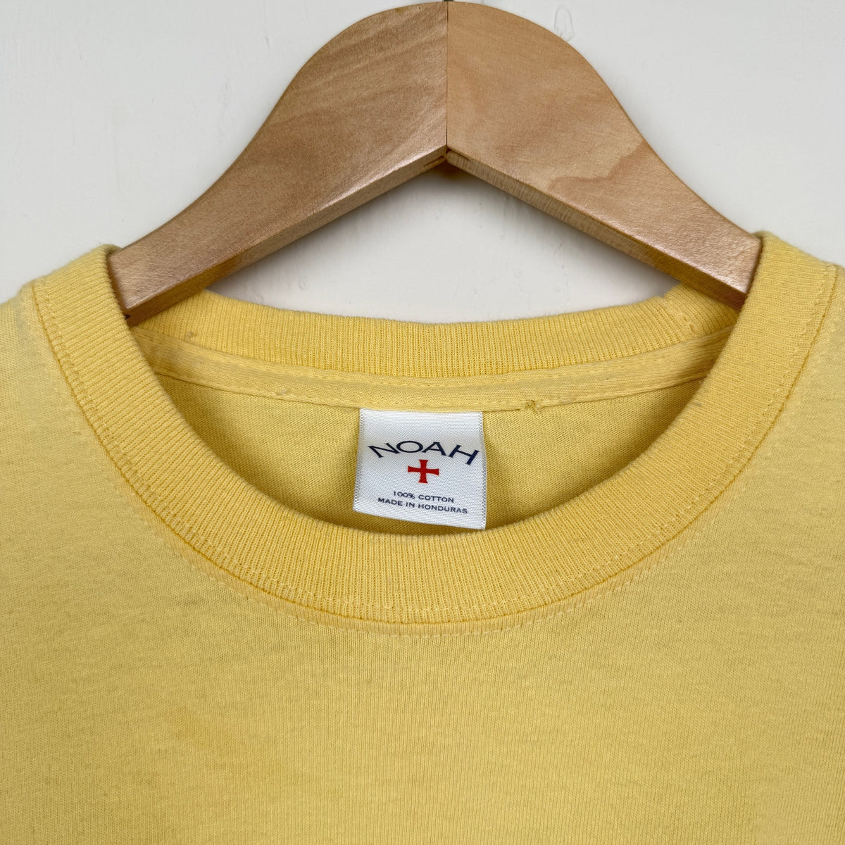 NOAH Graphic T Shirt 100% Cotton Cropped M Yellow Floral Sporty Streetwear