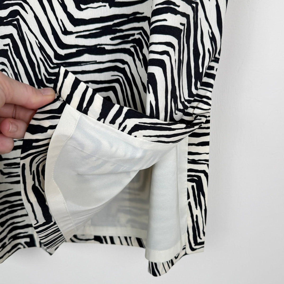Anne Klein II Wool Blend Zebra Print Pencil Skirt Black White Sz 12 Vintage 90s
