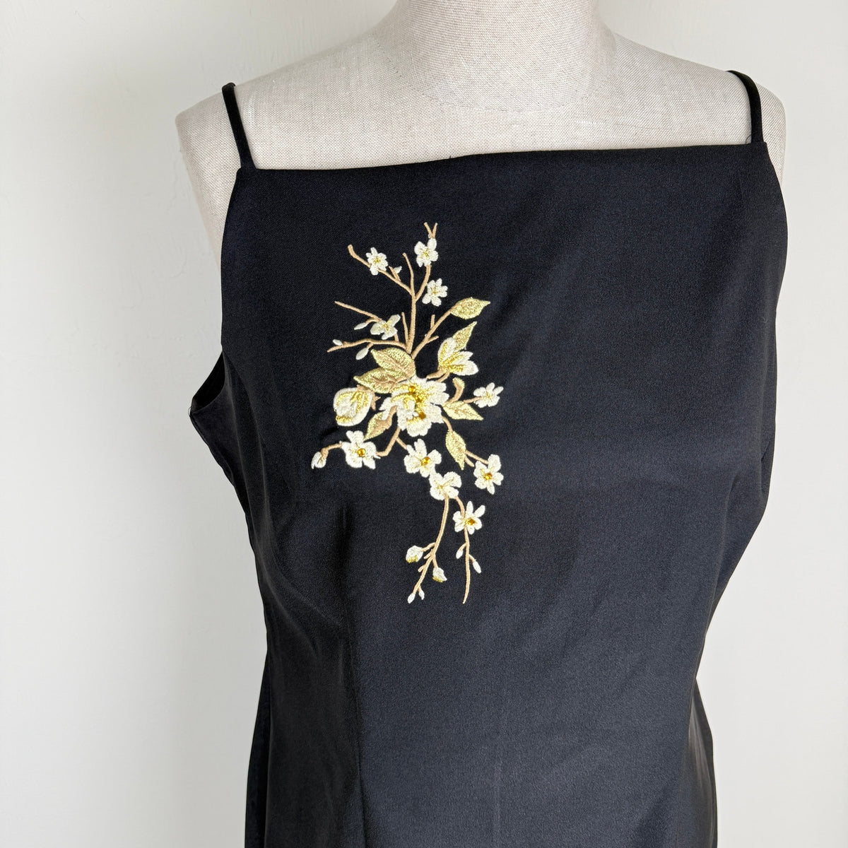 Vintage CDC Petites Black Embroidered Sheath Dress