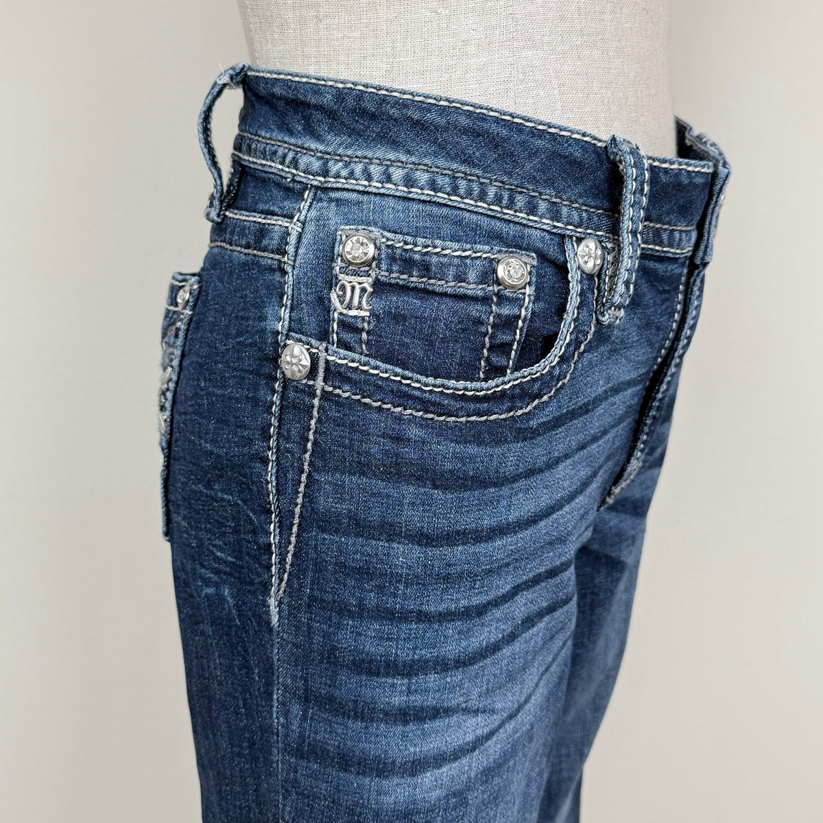 Miss Me Mid Rise Bootcut Jeans 30 Cross Rhinestone Embroidered Y2K Bling Western