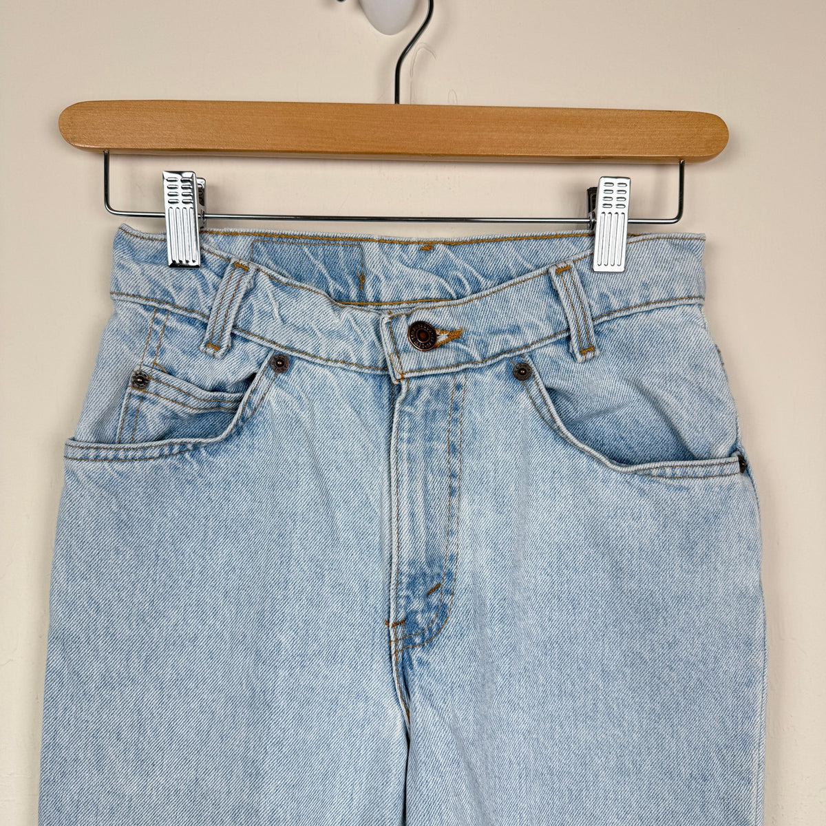 Vintage Levi's 505 Jeans Orange Tab USA Classic Fit W27 L28 90s Light Wash