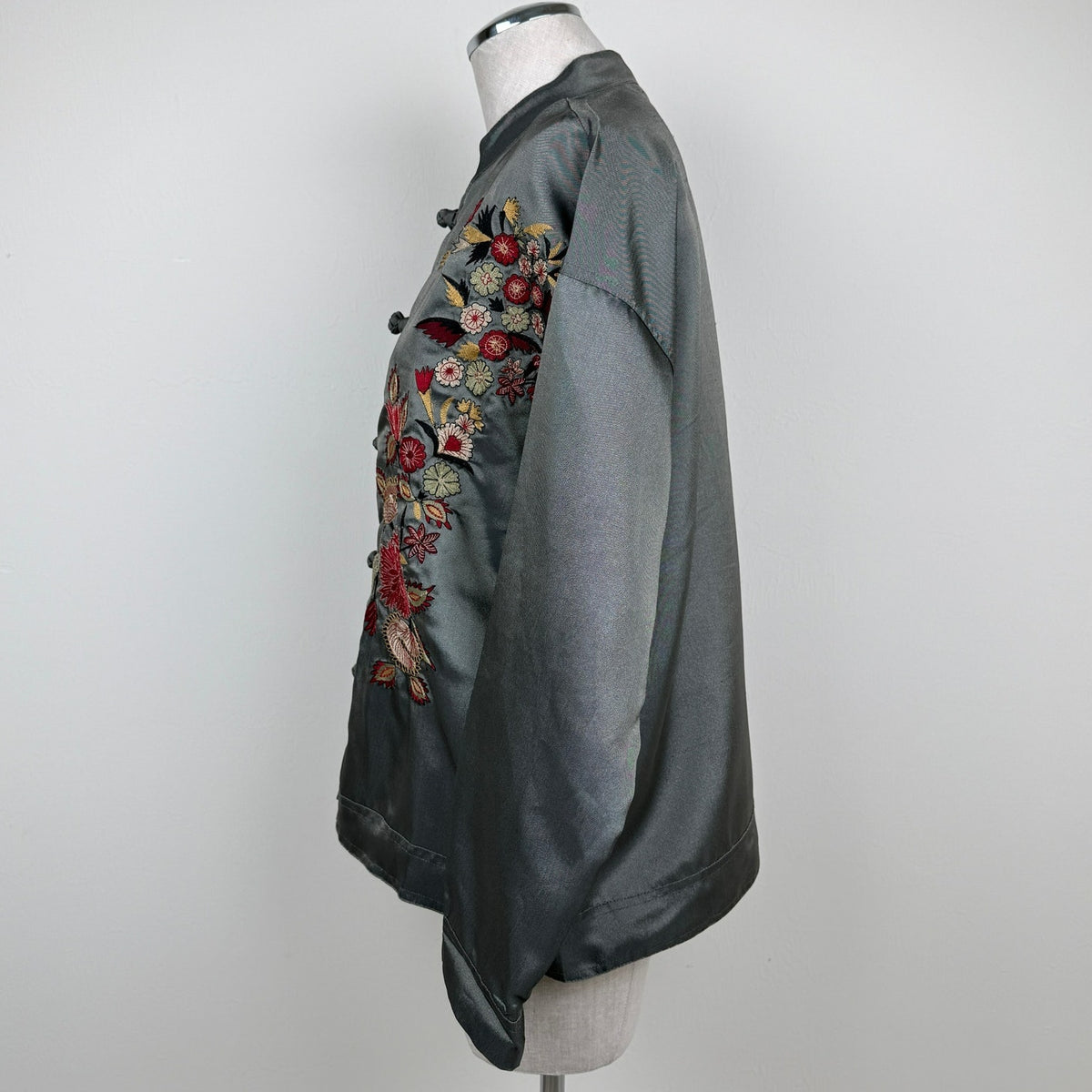 Vintage Chico's Design Embroidered Asian Inspired Jacket Gray Mandarin Collar