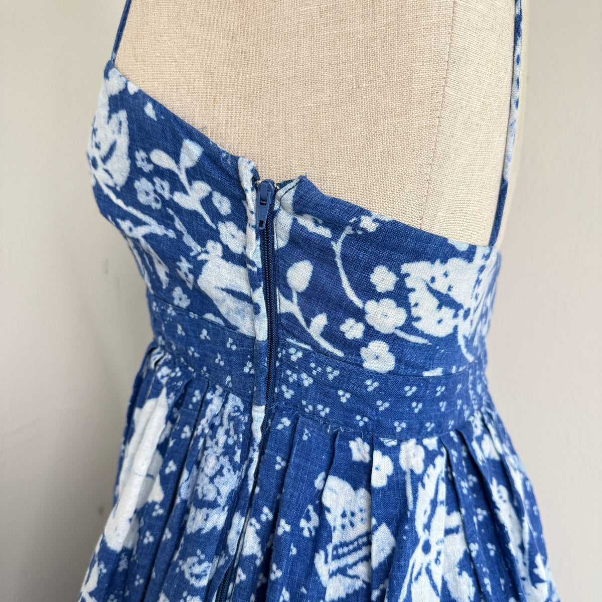 Vintage Gap 100% Linen Batik Floral Sundress Blue White Boho Vacation Dress Sz 4